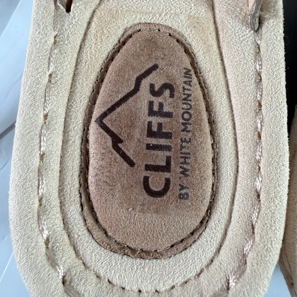 Cliffs by White Mountain Comate Tan Flip Flop Wedge Sandals Women's Size 9.5M
